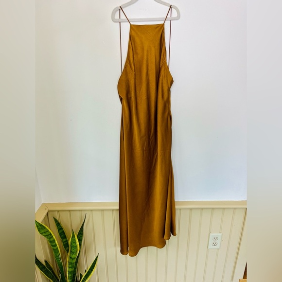 Massimo Dutti Burnt Yellow/Rust Crinkle Satin Halter Dress Open Back Sz 6 - Picture 6 of 9